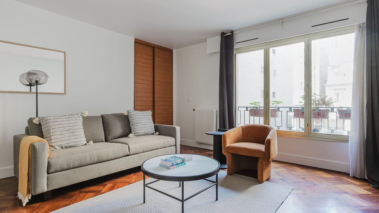 Photo of Livingroom in Quartier de l'Ecole-Militaire