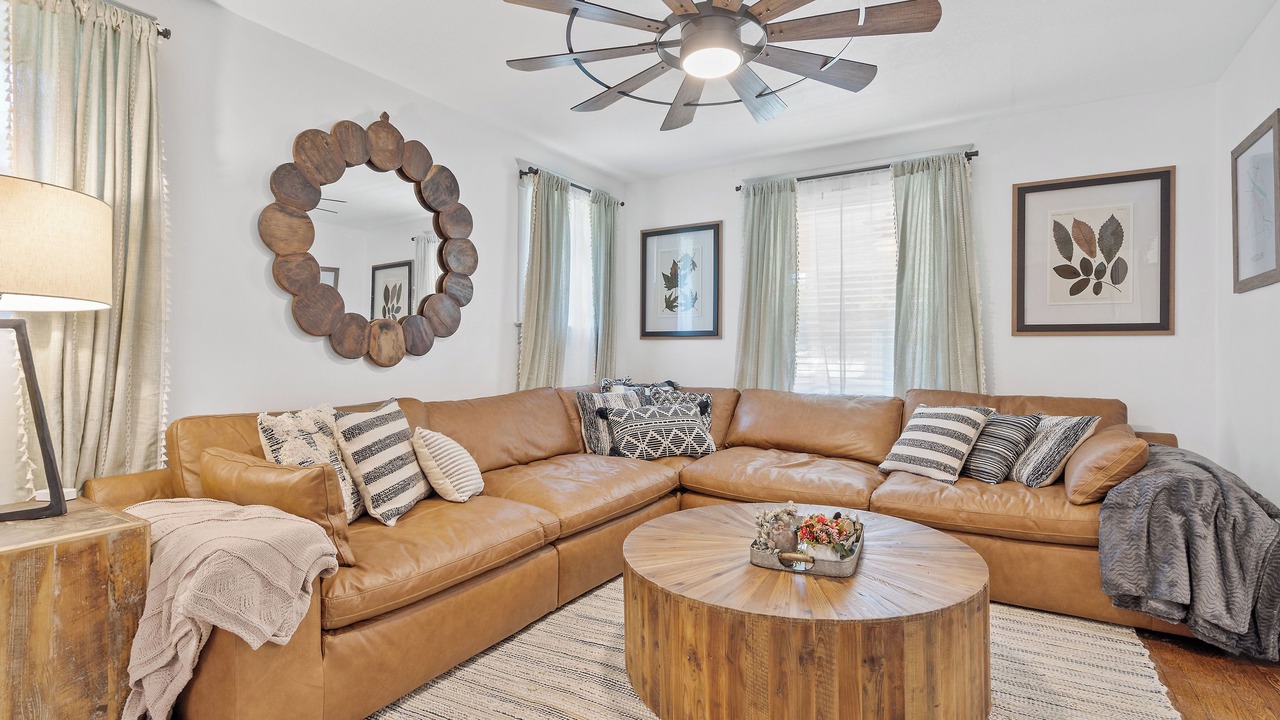 Photo of Livingroom in Hanover Place
