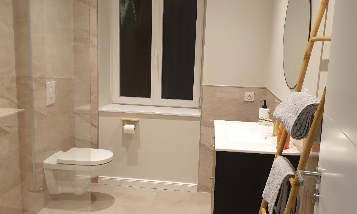 Photo of Bathroom in Nilvange