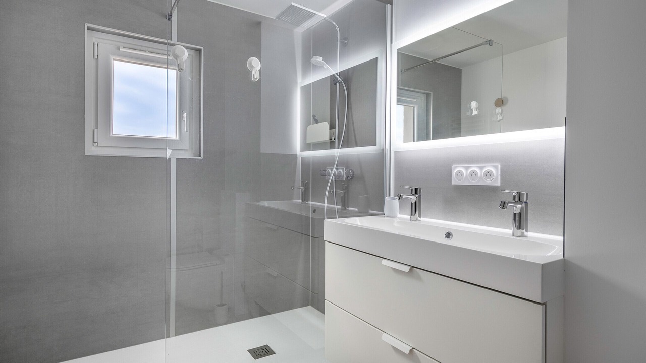 Photo of Bathroom in Saint-Michel-Chef-Chef