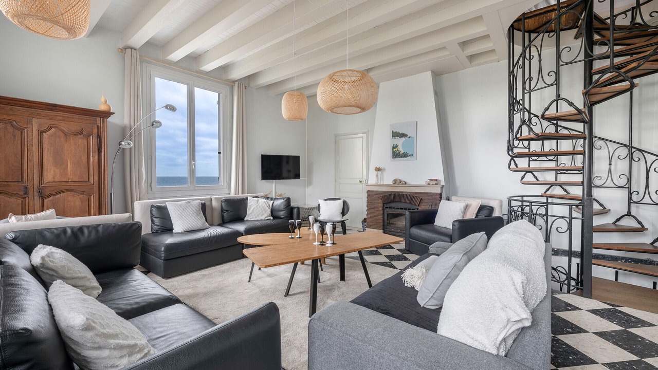 Photo of Livingroom in Saint-Michel-Chef-Chef