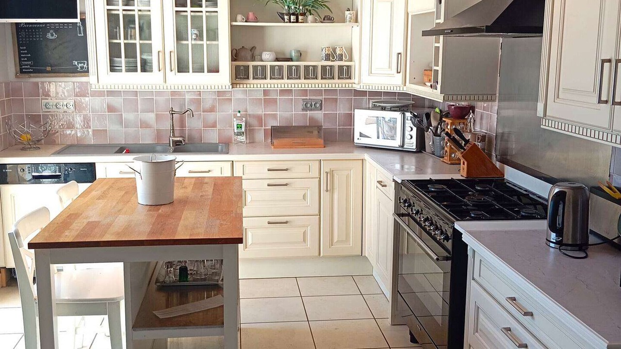 Photo of Kitchen in Saint Alban Auriolles