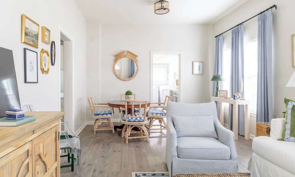 Photo of Livingroom in La Grange