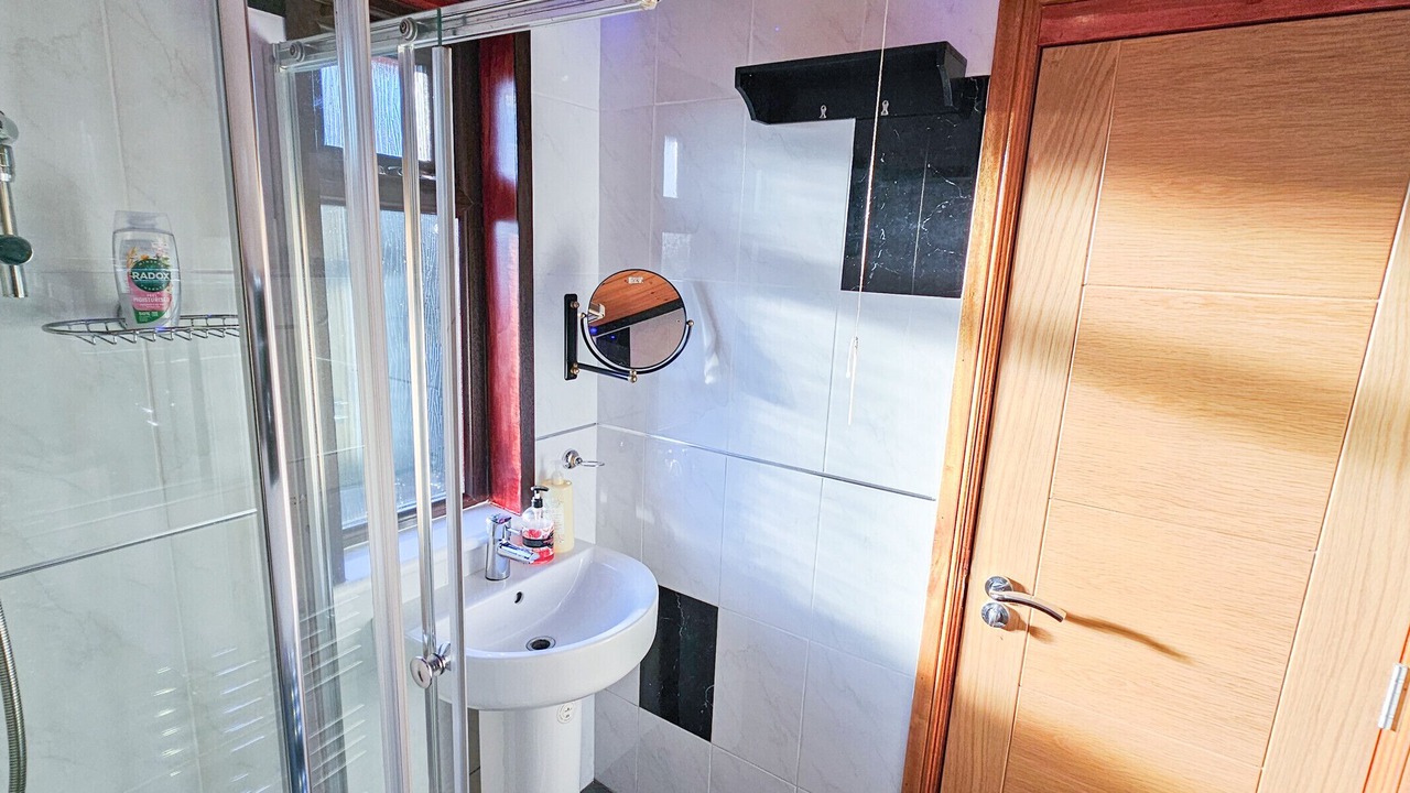 Photo of Bathroom in Duddingston
