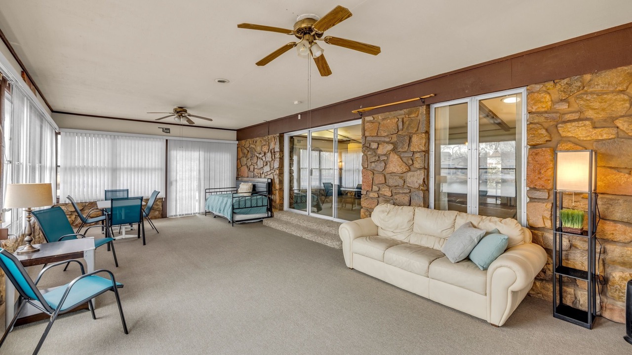 Photo of Livingroom in Owasso