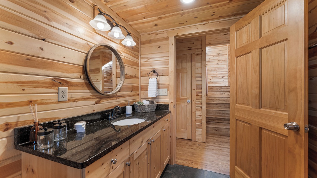 Photo of Bathroom in Jasper