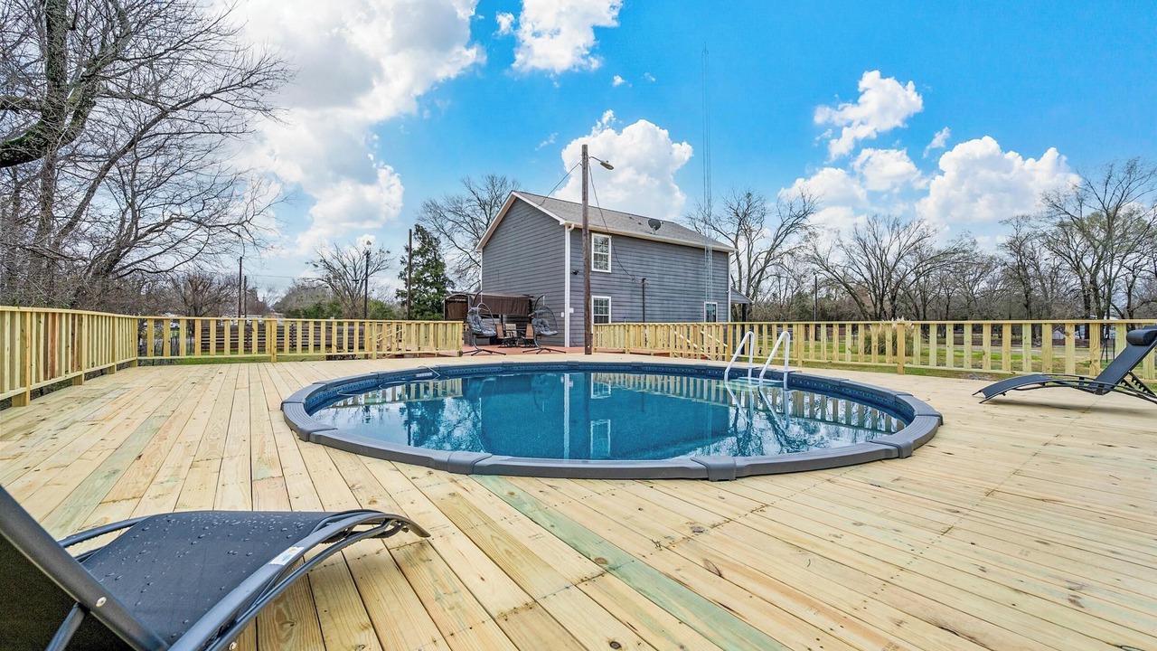 Photo of Outdoor in Elmo