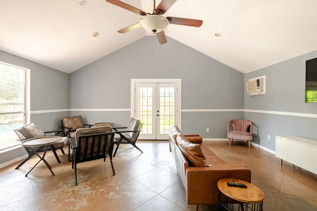 Photo of Livingroom in Atascocita
