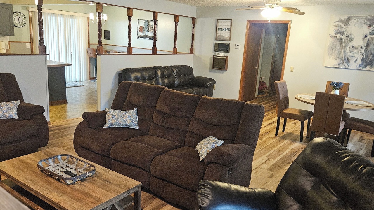 Photo of Livingroom in Springville