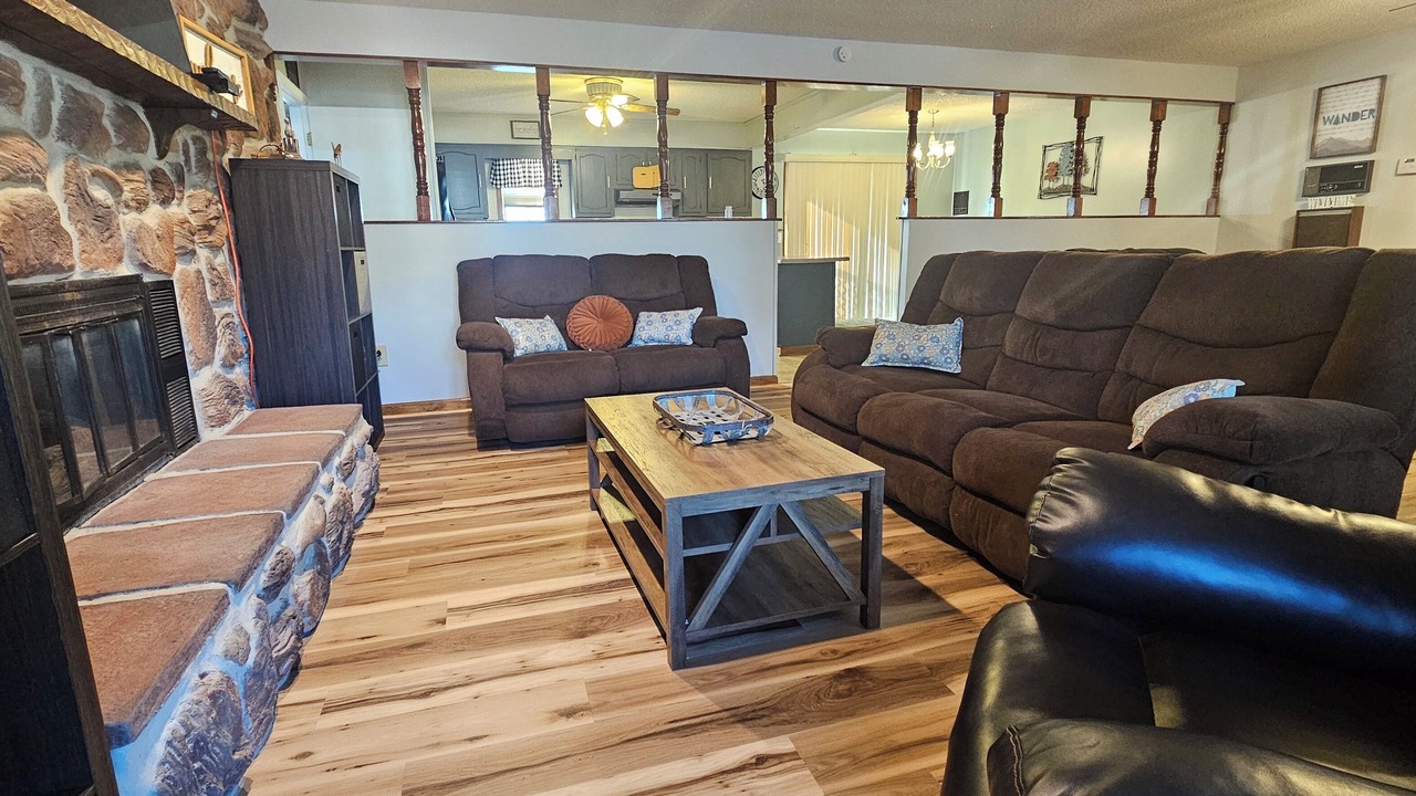 Photo of Livingroom in Springville