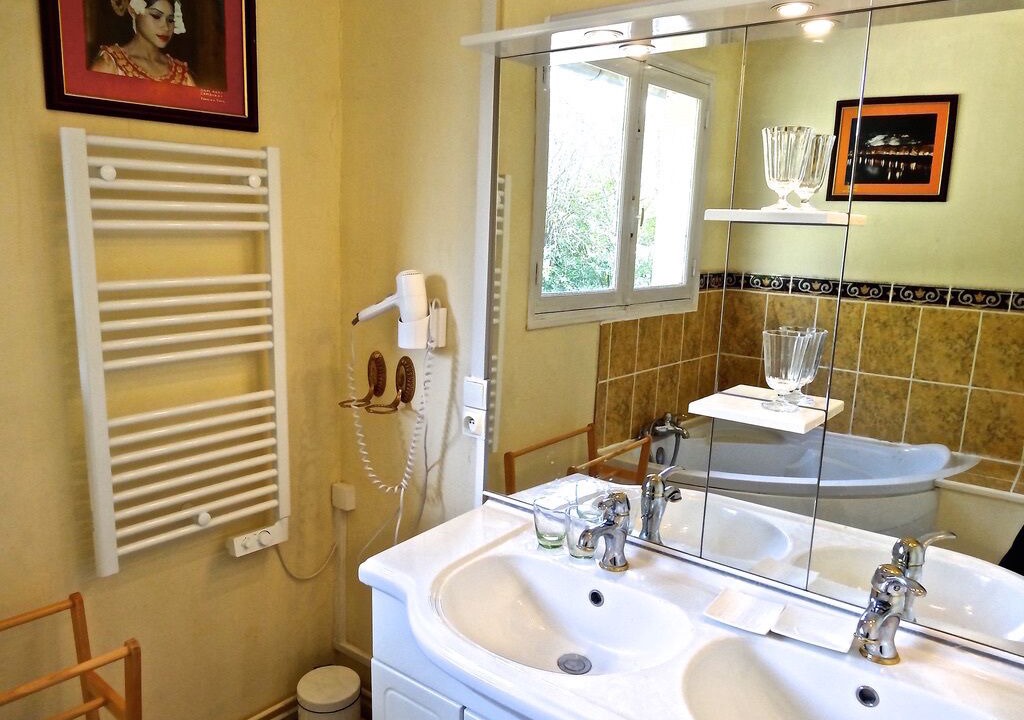 Photo of Bathroom in Tournon-Saint-Pierre