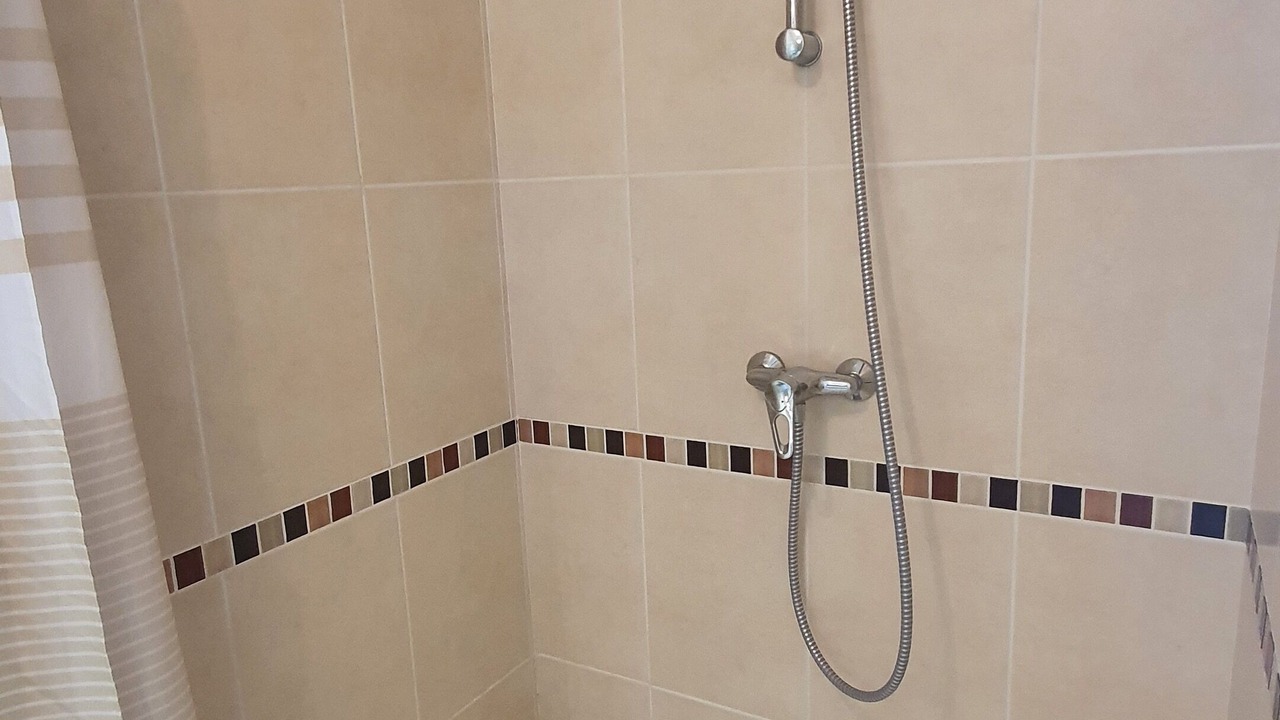 Photo of Bathroom in Saint-Vincent-de-Barres