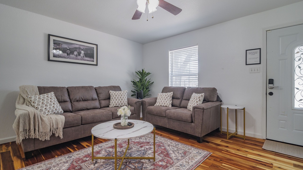 Photo of Livingroom in Franklin Park