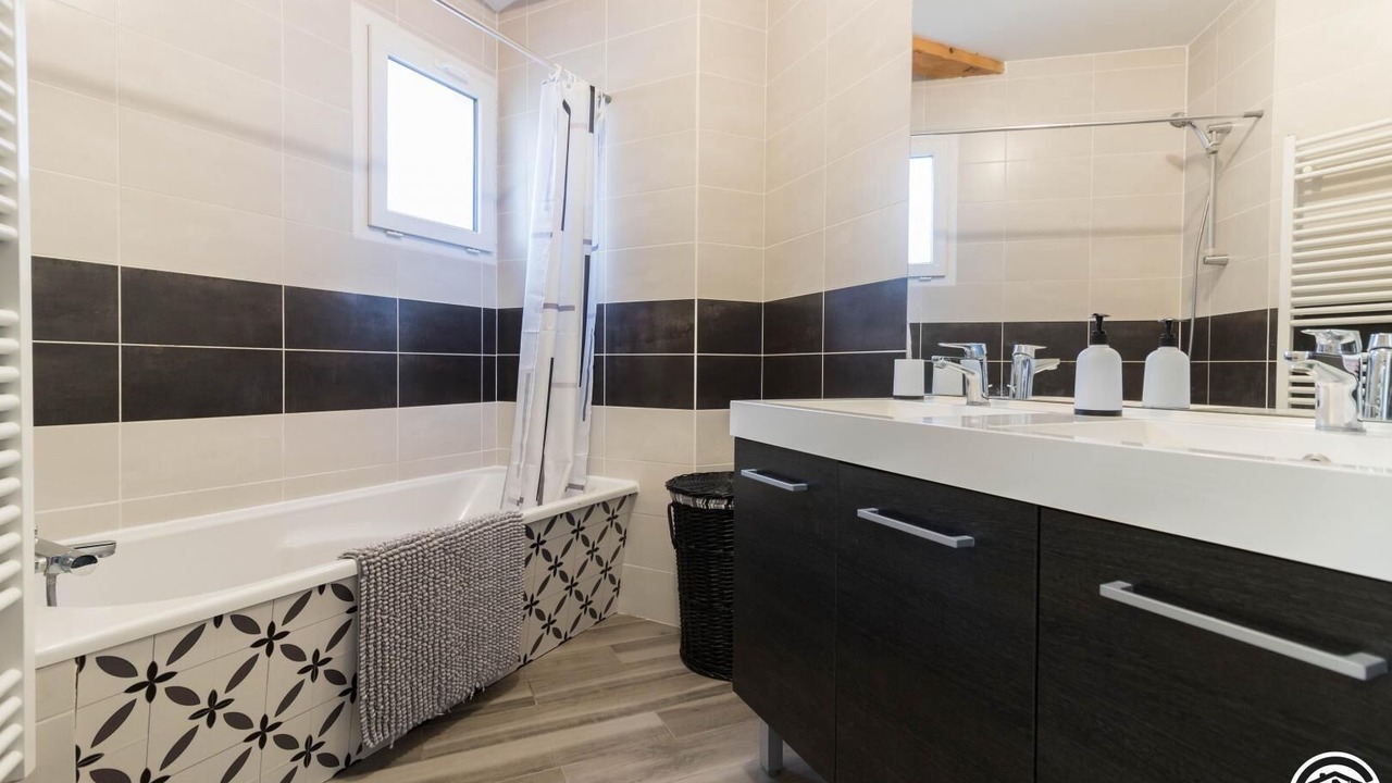 Photo of Bathroom in Castelmaurou