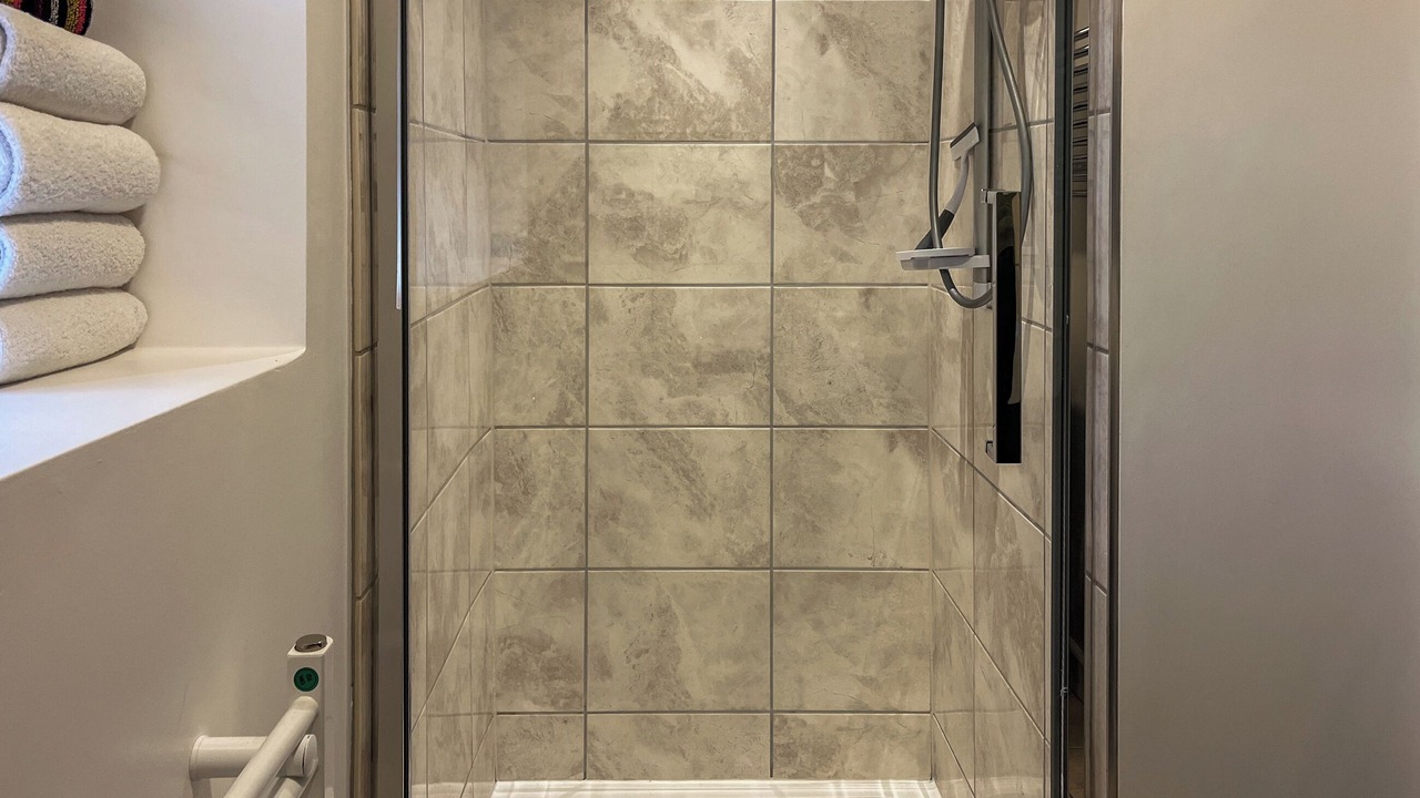 Photo of Bathroom in Lanteglos