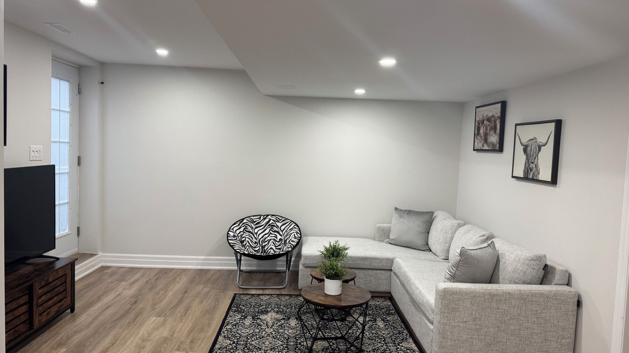 Photo of Livingroom in Ajax