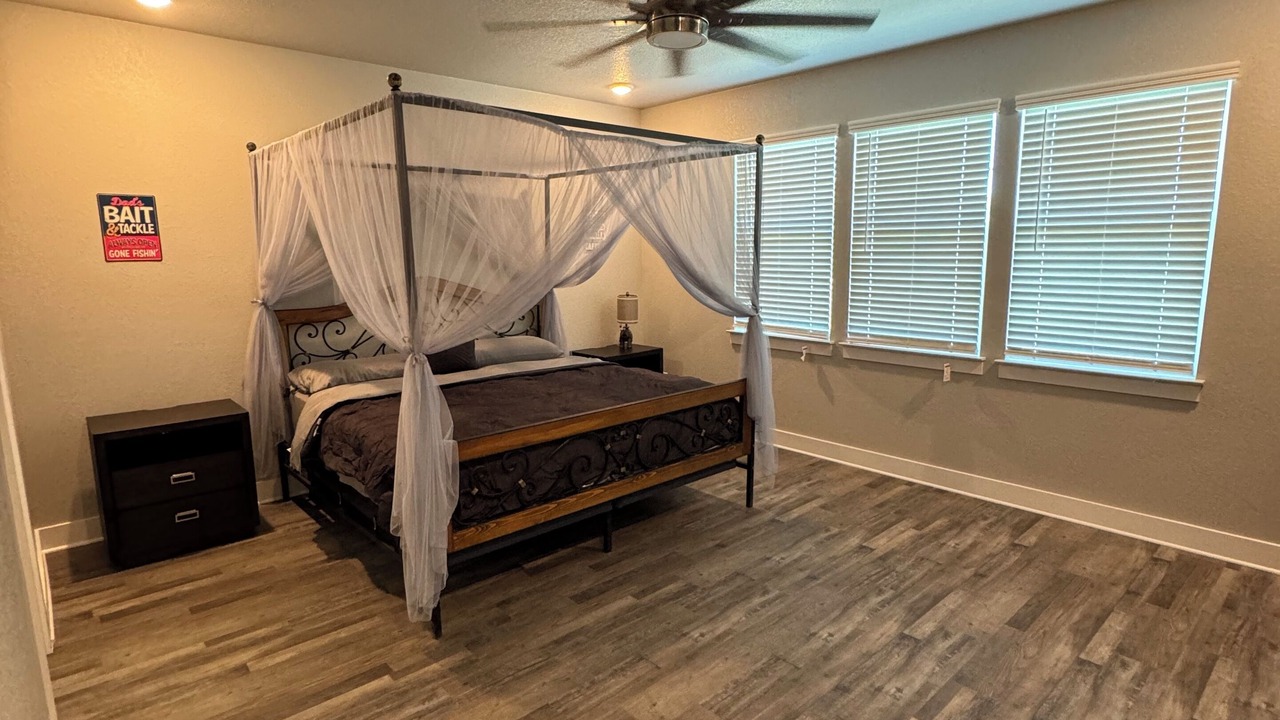 Photo of Bedroom in Tow