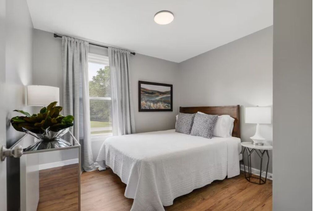 Photo of Bedroom in Hendersonville