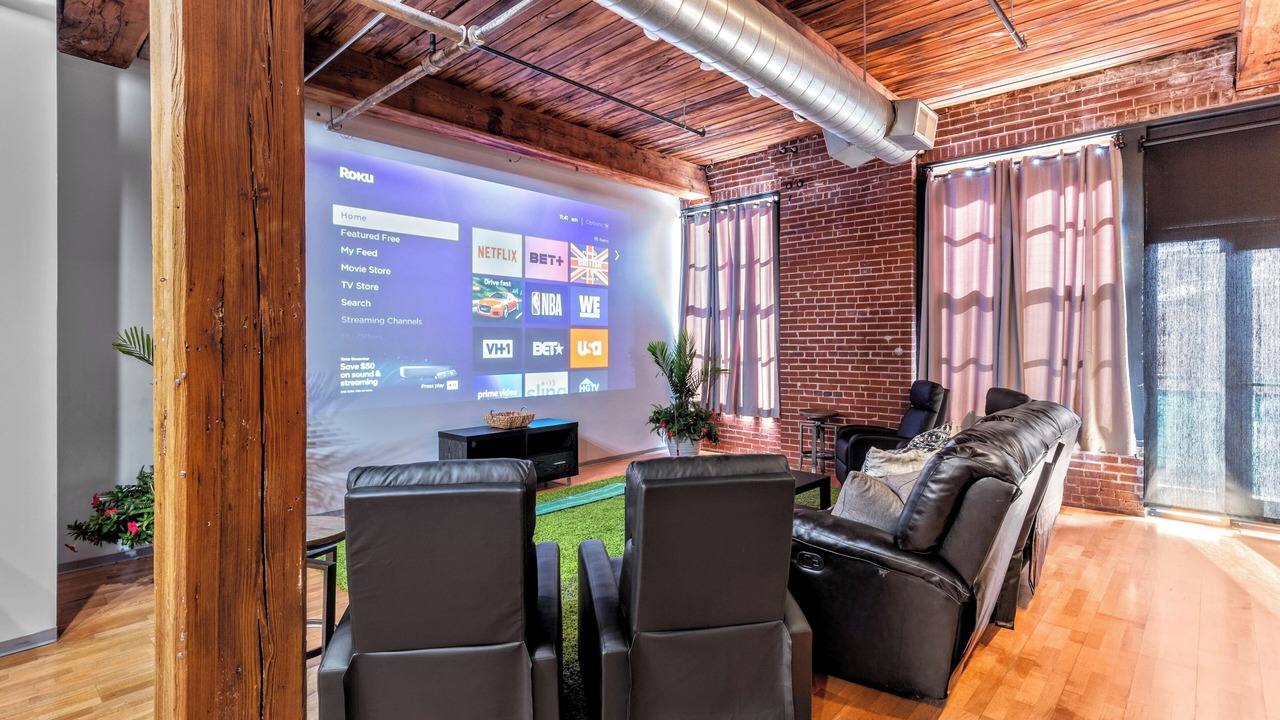 Photo of Livingroom in Downtown West