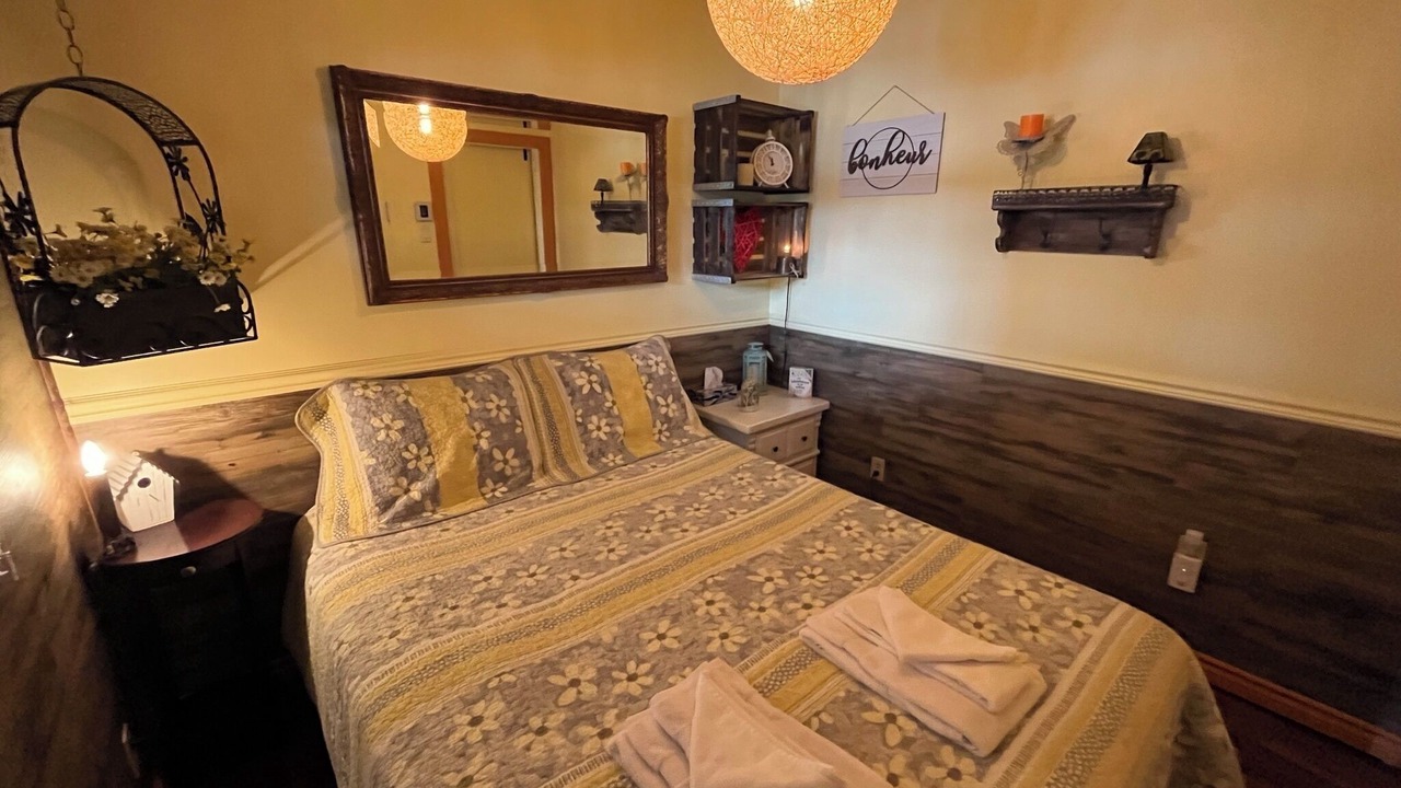 Photo of Bedroom in Saint-Alexis-des-Monts