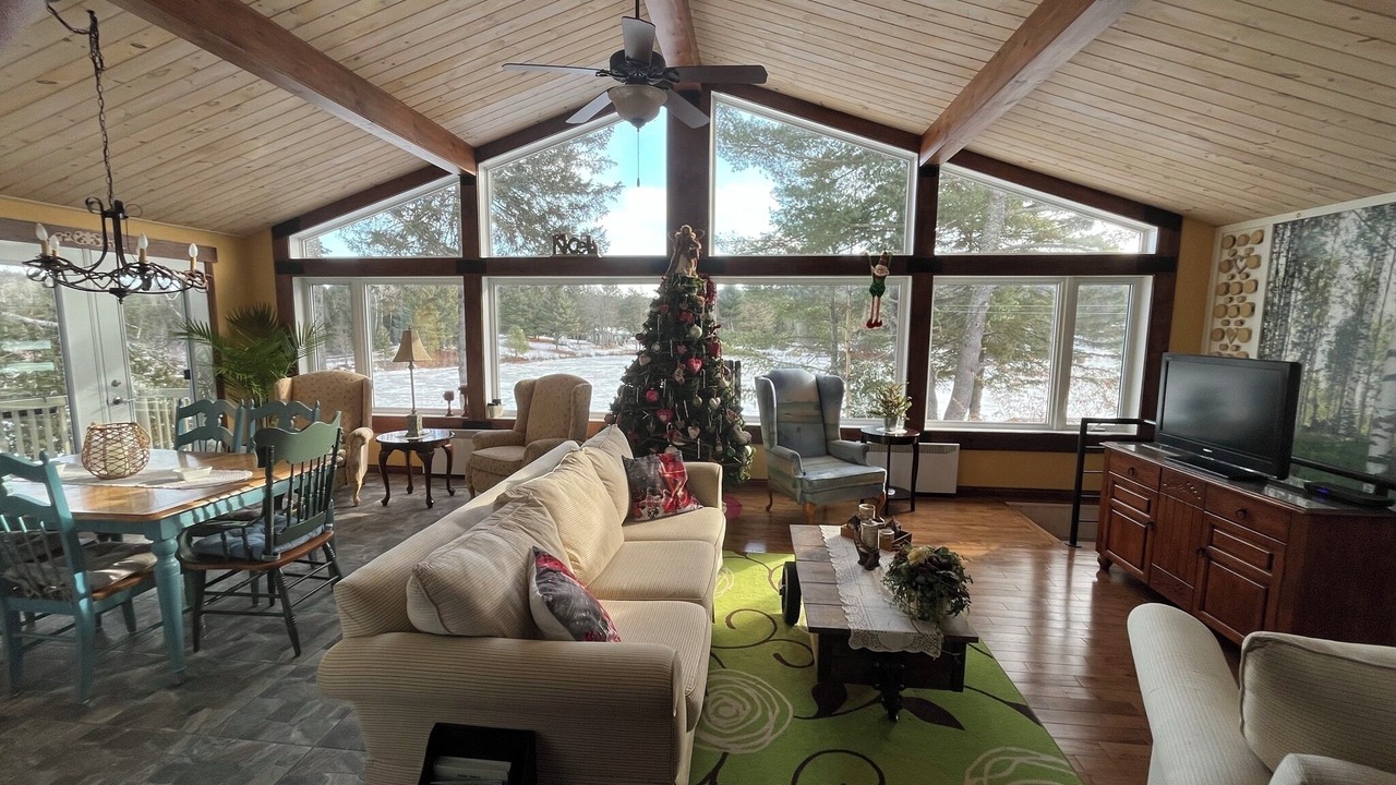 Photo of Livingroom in Saint-Alexis-des-Monts