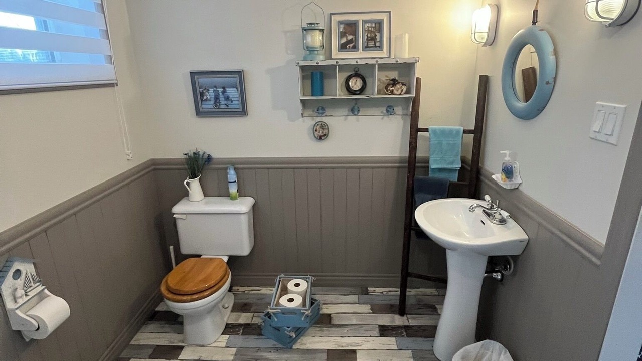 Photo of Bathroom in Saint-Alexis-des-Monts
