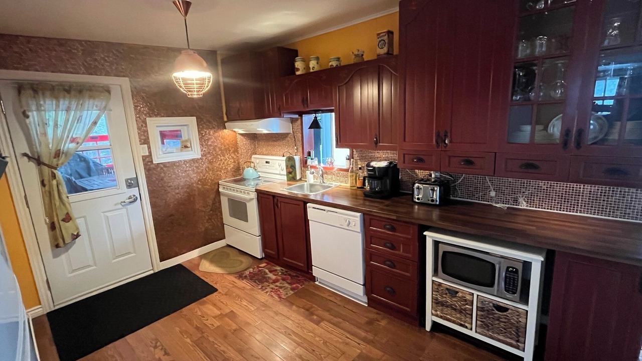 Photo of Kitchen in Saint-Alexis-des-Monts