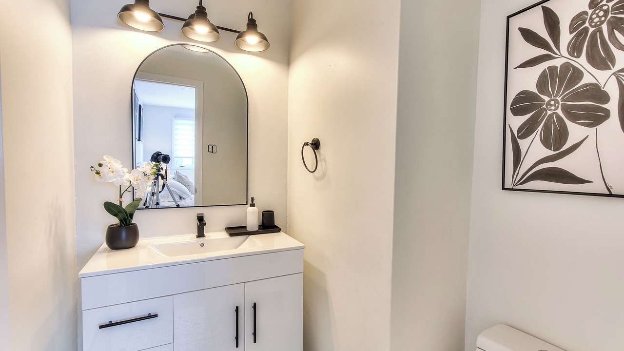 Photo of Bathroom in Laval