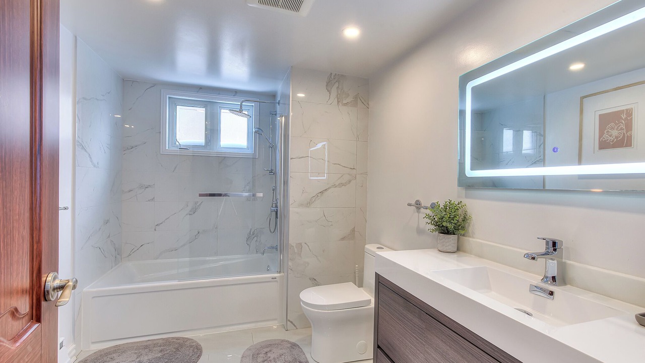 Photo of Bathroom in Laval
