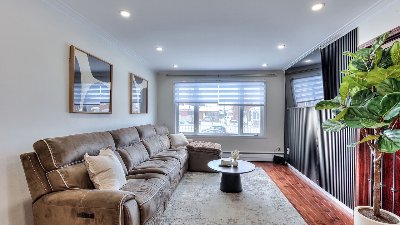 Photo of Livingroom in Laval