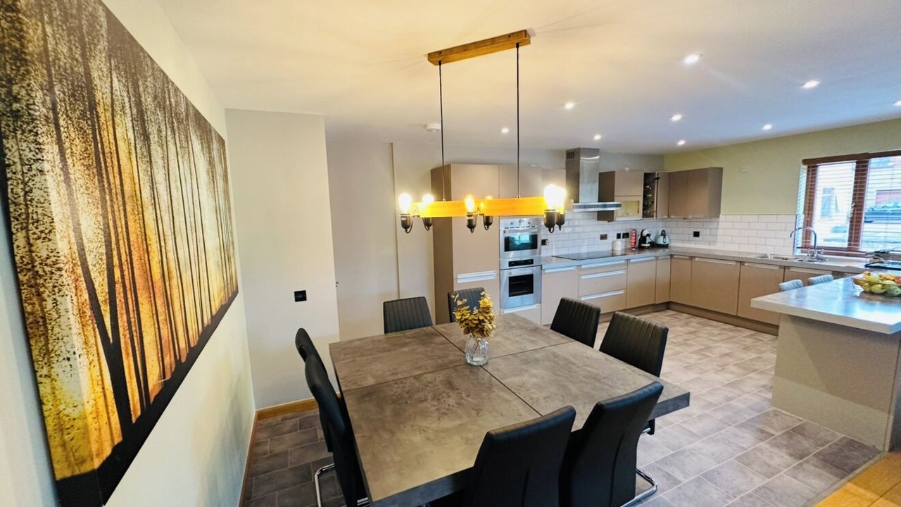 Photo of Others in Elgin