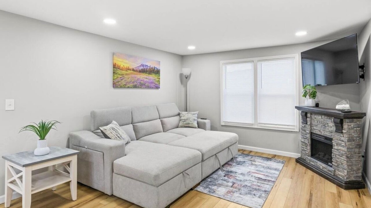 Photo of Livingroom in East Rochester