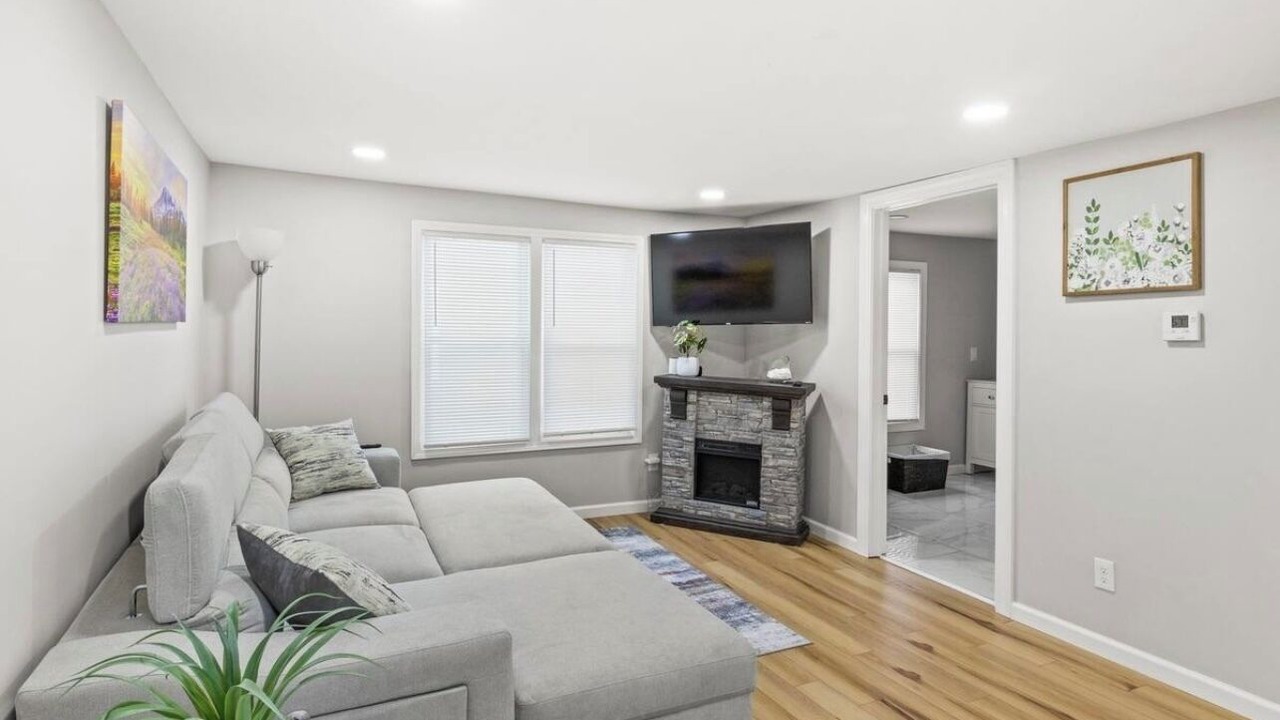 Photo of Livingroom in East Rochester