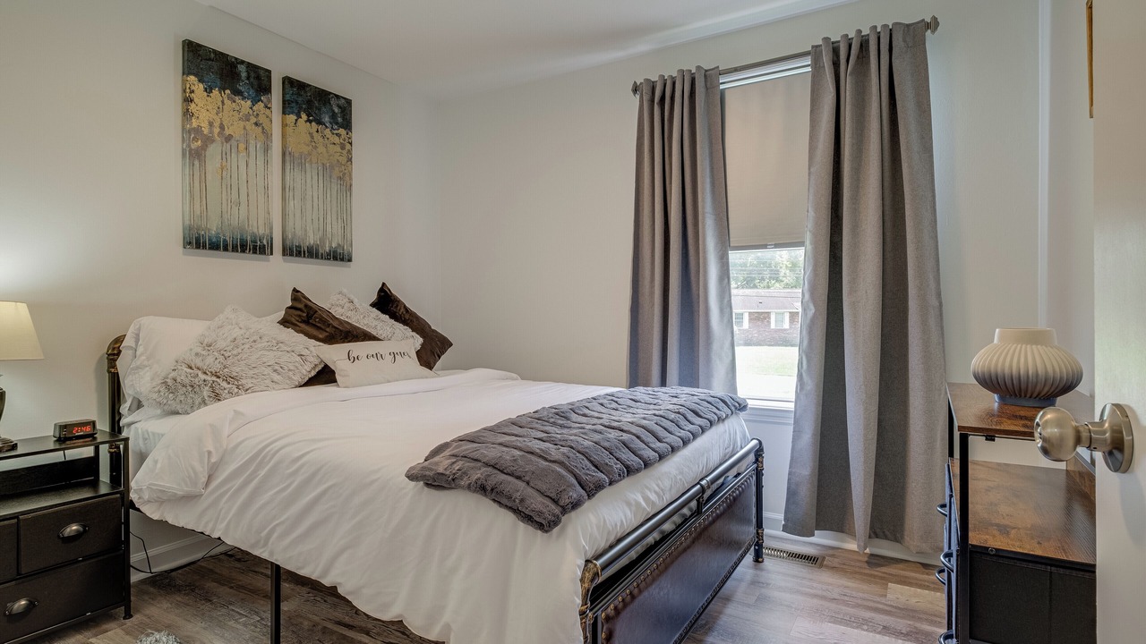 Photo of Bedroom in Hendersonville