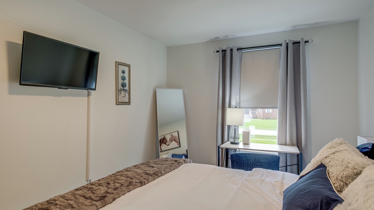 Photo of Bedroom in Hendersonville