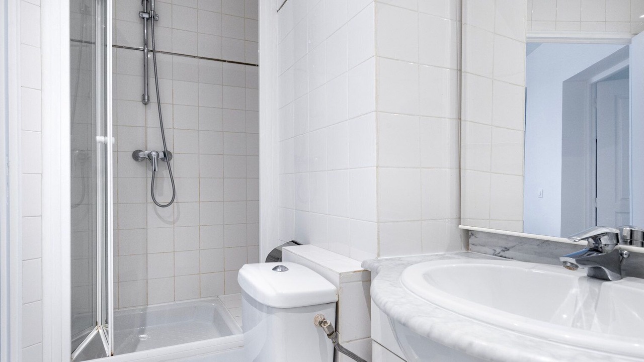 Photo of Bathroom in Batignolles