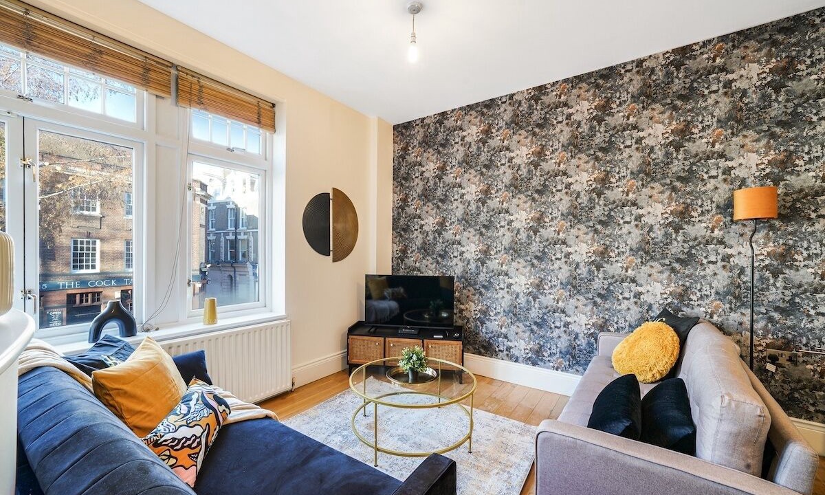 Photo of Livingroom in Hackney Central