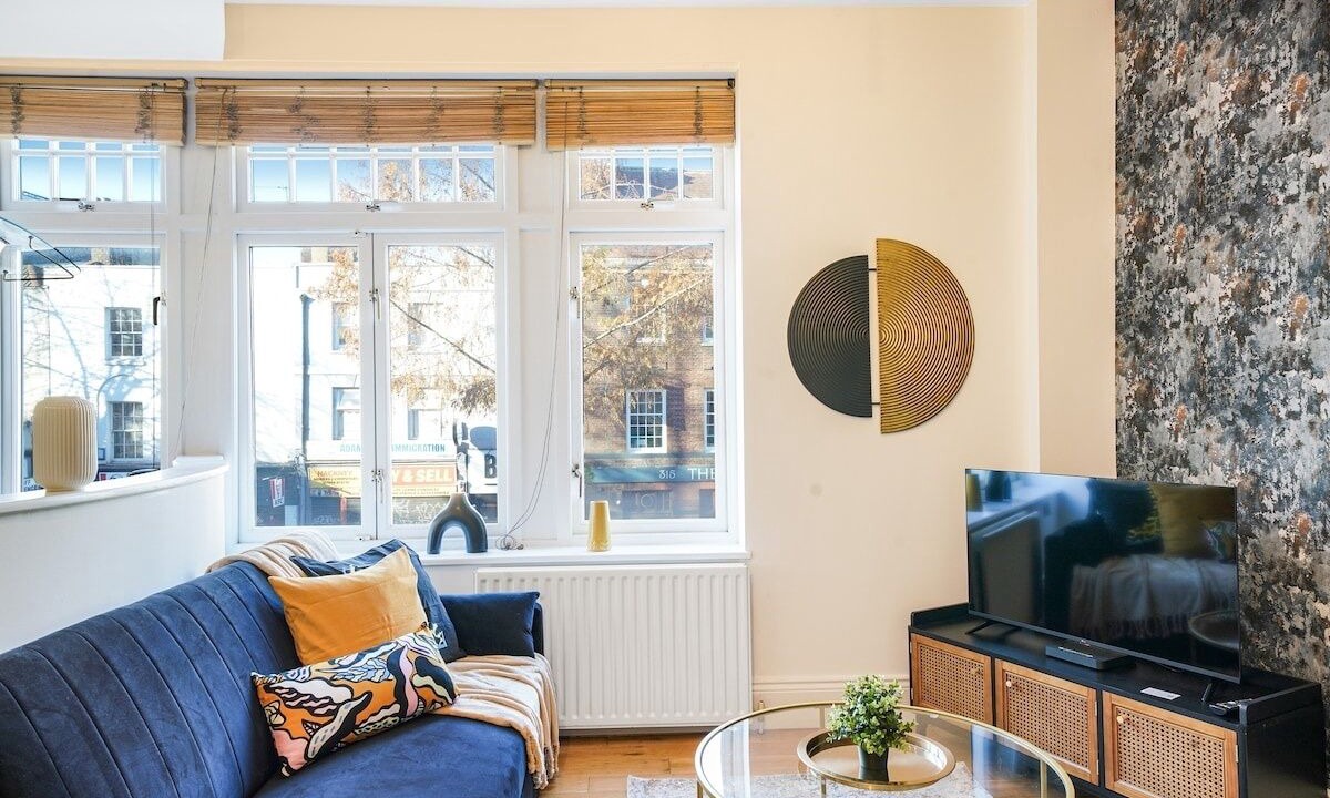 Photo of Livingroom in Hackney Central