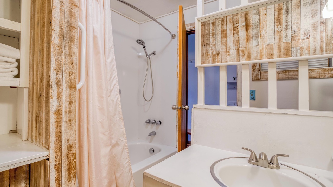 Photo of Bathroom in Neahkahnie Beach