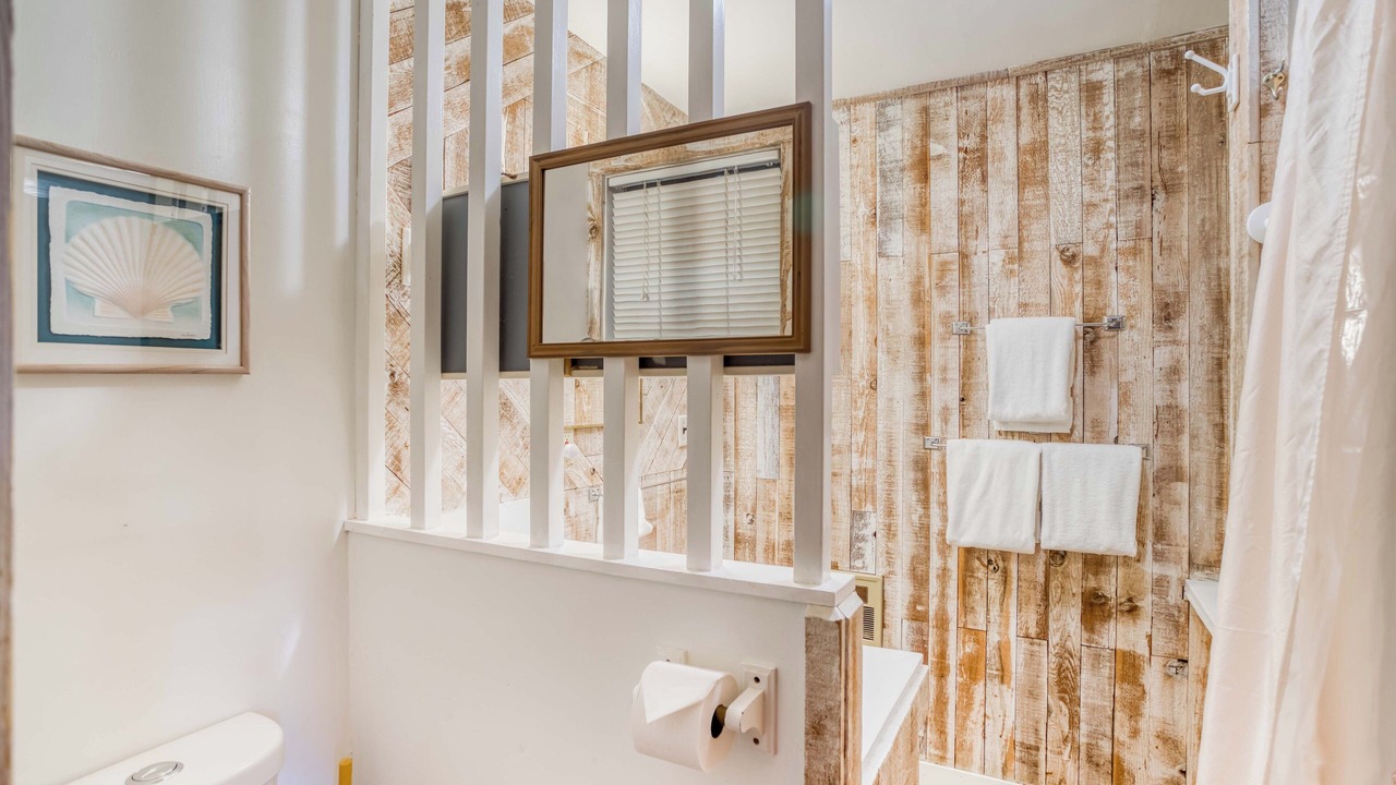 Photo of Bathroom in Neahkahnie Beach