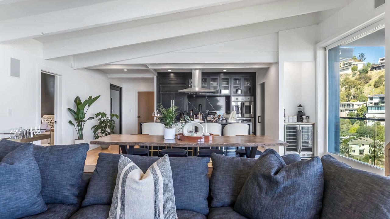 Photo of Livingroom in Hollywood Hills West