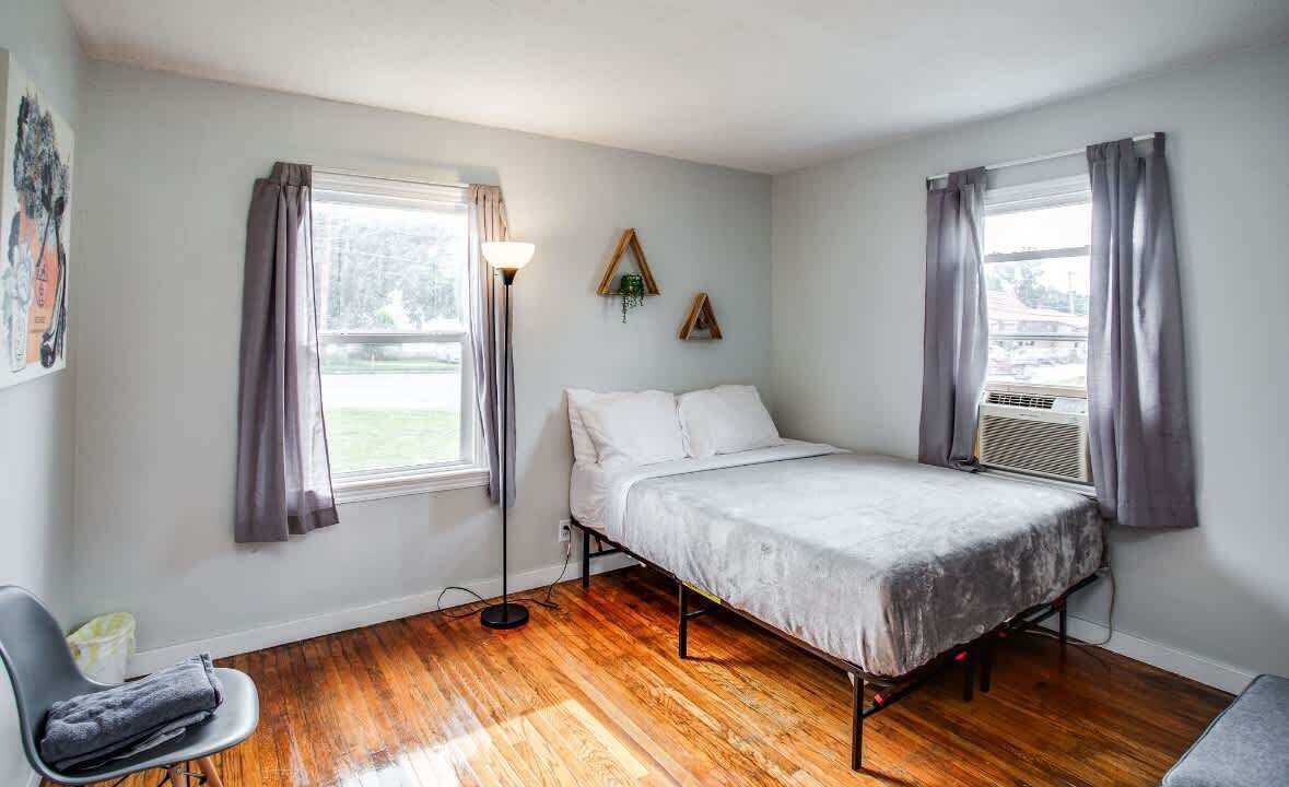 Photo of Bedroom in Gates-North Gates