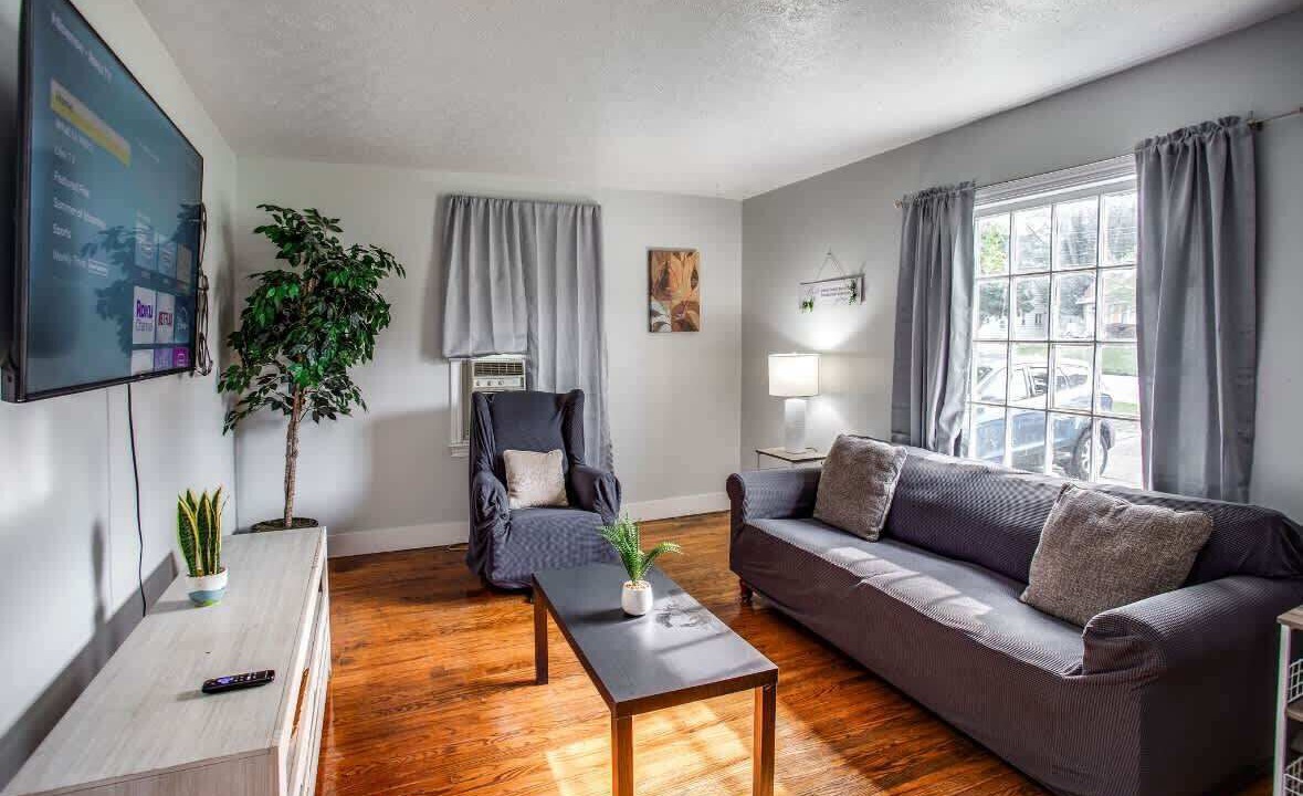 Photo of Livingroom in Gates-North Gates