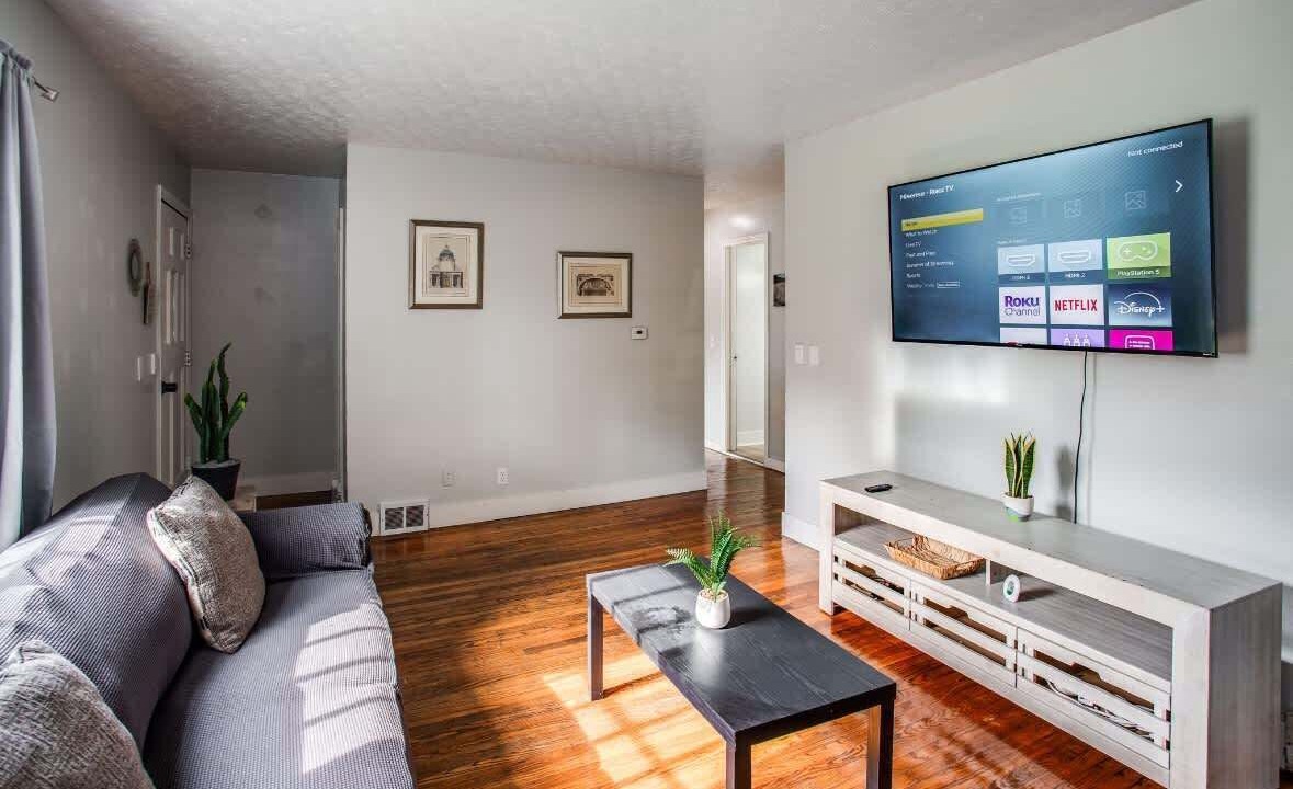 Photo of Livingroom in Gates-North Gates