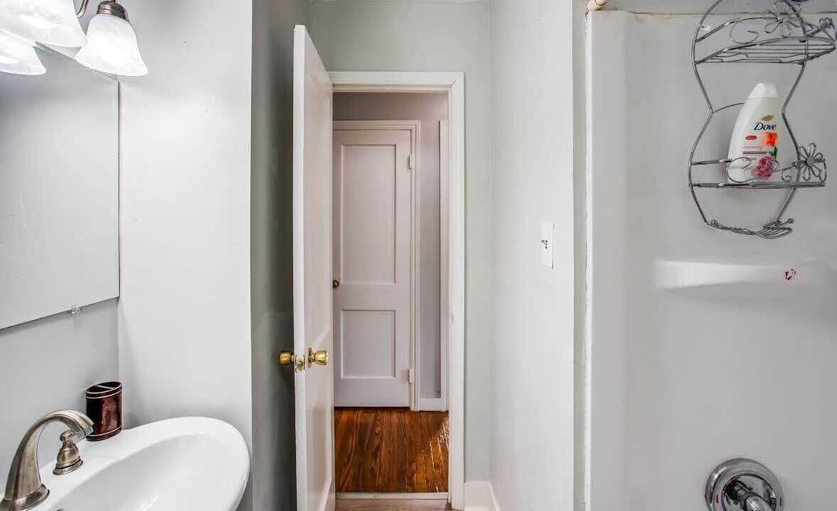 Photo of Bathroom in Gates-North Gates