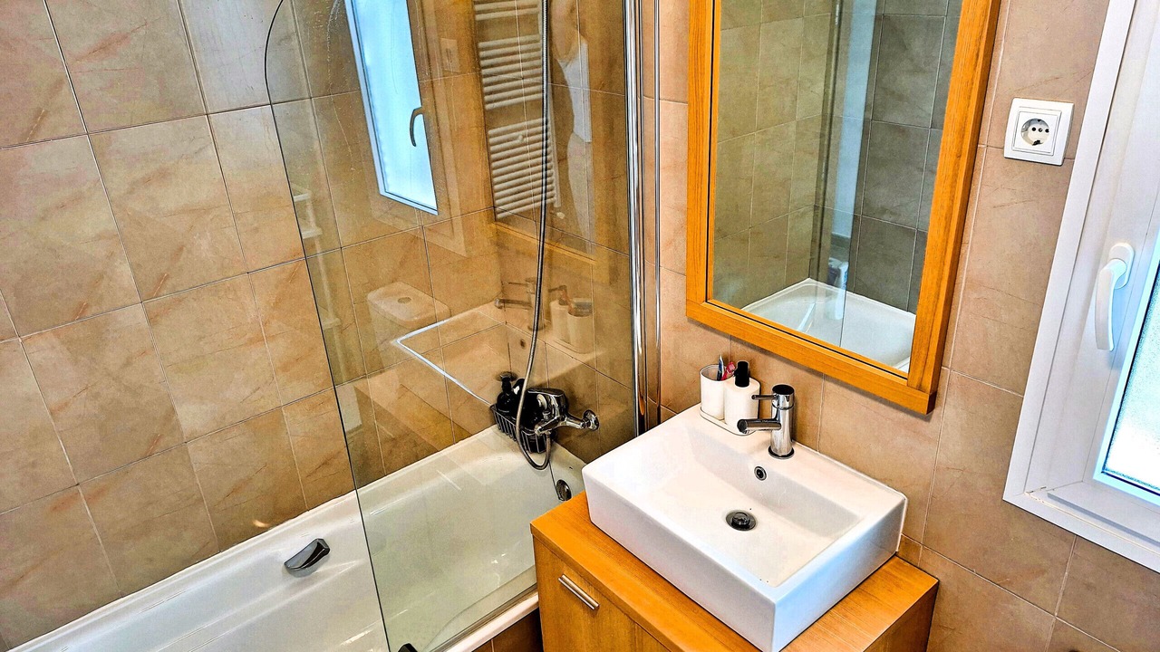 Photo of Bathroom in Jeronimo y Avileses y Balsicas de Arriba