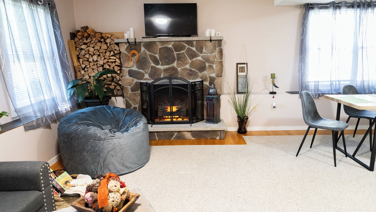 Photo of Livingroom in Woburn