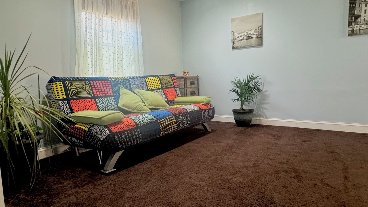 Photo of Livingroom in Woburn