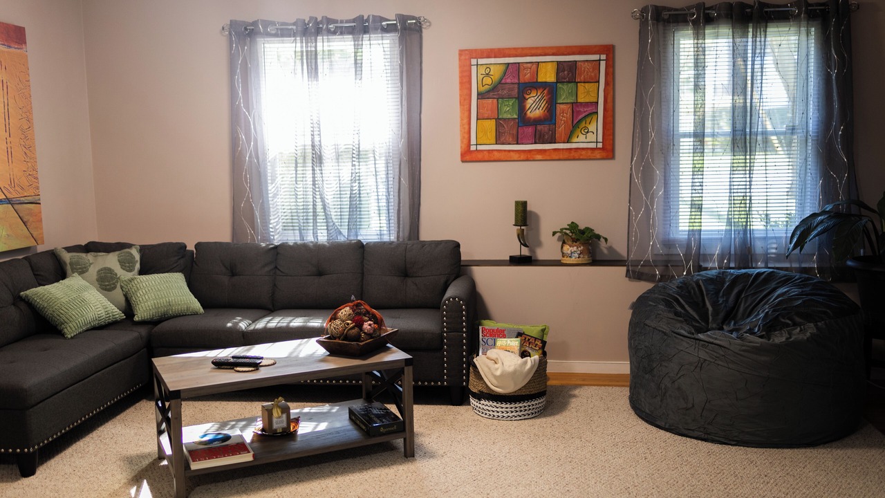 Photo of Livingroom in Woburn