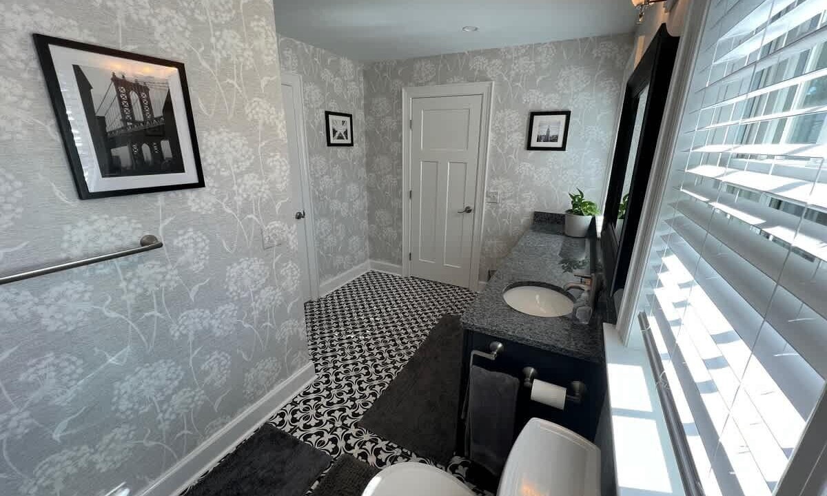 Photo of Bathroom in Dixon Park